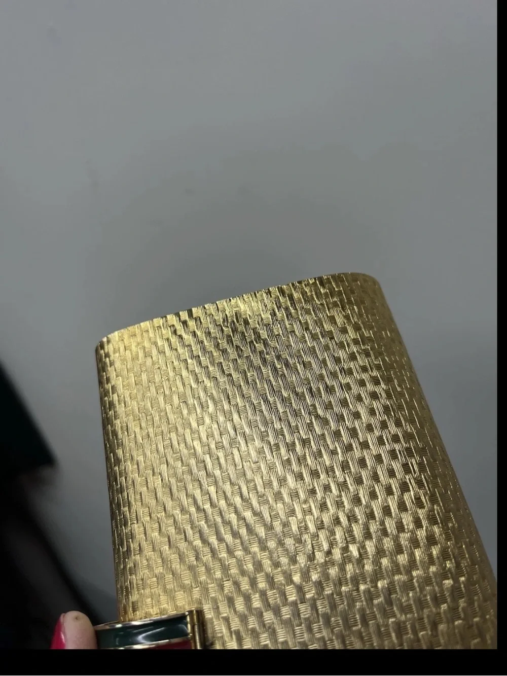 rare vintage Gucci gilt metal minaudière clutch 1970s Magnet Clasp Closure